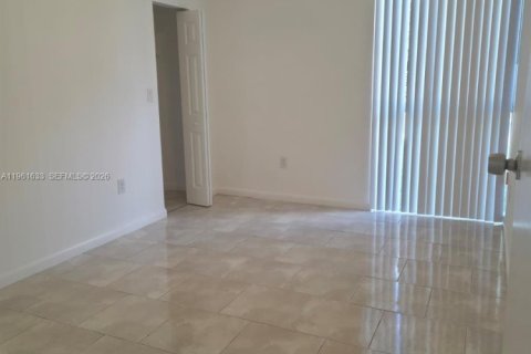 Купить кондоминиум в Хайалиа, Флорида 2 спальни, 89.19м2, № 2023749 - фото 13