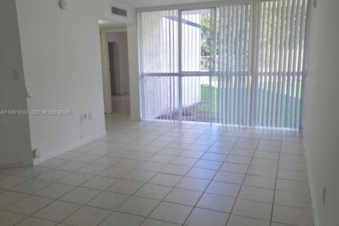 Купить кондоминиум в Хайалиа, Флорида 2 спальни, 89.19м2, № 2023749 - фото 8