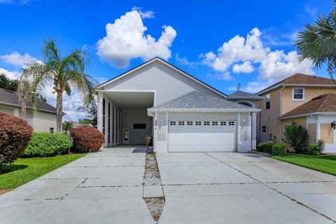 House in Clermont, Florida 2 bedrooms, 133.31 sq.m. № 2393780