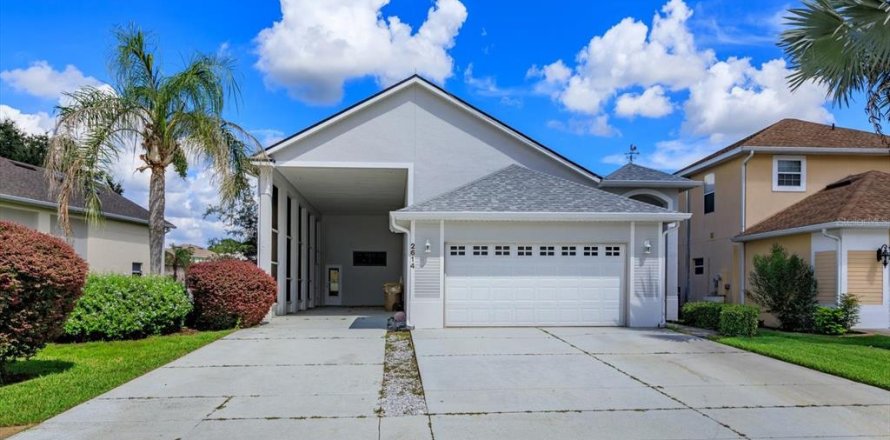 House in Clermont, Florida 2 bedrooms, 133.31 sq.m. № 2393780