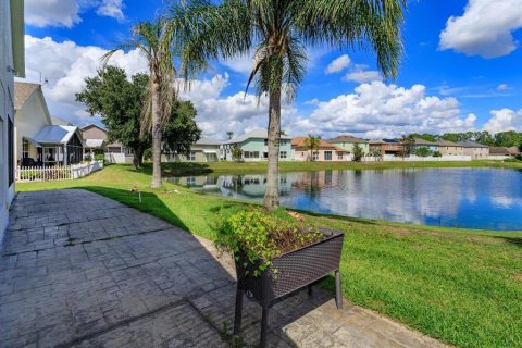 House in Clermont, Florida 2 bedrooms, 133.31 sq.m. № 2393780 - photo 9