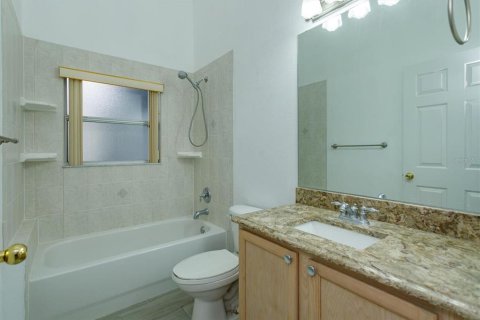 House in Clermont, Florida 2 bedrooms, 133.31 sq.m. № 2393780 - photo 7