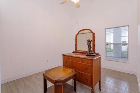 House in Clermont, Florida 2 bedrooms, 133.31 sq.m. № 2393780 - photo 6