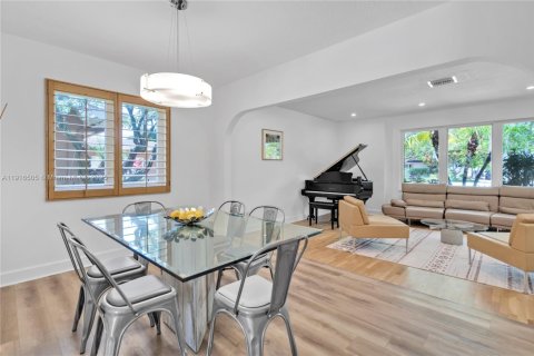 Купить виллу или дом в Майами, Флорида 5 спален, 317.91м2, № 1972613 - фото 18