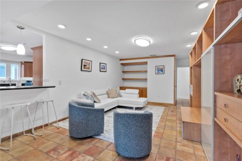 Купить виллу или дом в Майами, Флорида 5 спален, 317.91м2, № 1972613 - фото 24