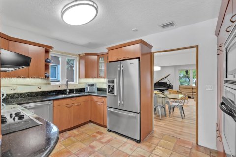 Купить виллу или дом в Майами, Флорида 5 спален, 317.91м2, № 1972613 - фото 20