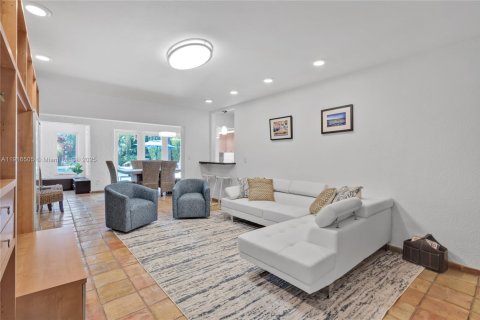 Купить виллу или дом в Майами, Флорида 5 спален, 317.91м2, № 1972613 - фото 25