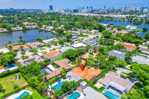 Купить виллу или дом в Майами, Флорида 5 спален, 317.91м2, № 1972613 - фото 2