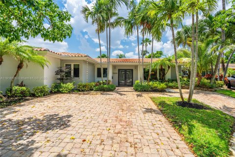 Купить виллу или дом в Майами, Флорида 5 спален, 317.91м2, № 1972613 - фото 3