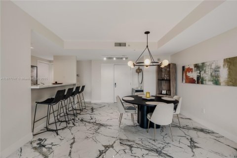 Copropriété à vendre à Miami, Floride: 2 chambres, 143.07 m2 № 1923028 - photo 7