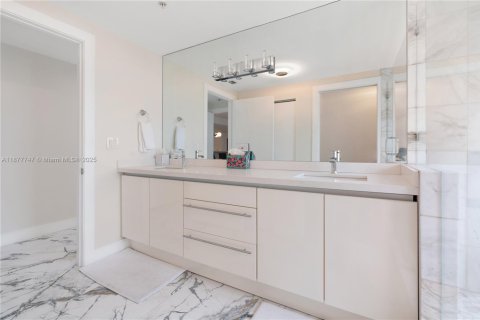Copropriété à vendre à Miami, Floride: 2 chambres, 143.07 m2 № 1923028 - photo 18