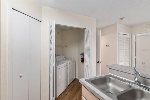 Condominio en venta en Gainesville, Florida, 1 dormitorio, 55.74 m2 № 2239684 - foto 16