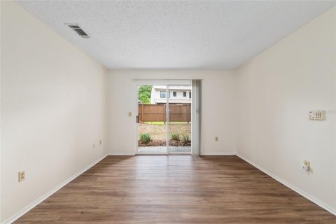 Condominio en venta en Gainesville, Florida, 1 dormitorio, 55.74 m2 № 2239684 - foto 5