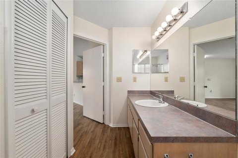 Condominio en venta en Gainesville, Florida, 1 dormitorio, 55.74 m2 № 2239684 - foto 24