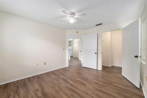 Condominio en venta en Gainesville, Florida, 1 dormitorio, 55.74 m2 № 2239684 - foto 20