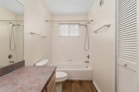 Condominio en venta en Gainesville, Florida, 1 dormitorio, 55.74 m2 № 2239684 - foto 23