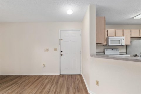 Condominio en venta en Gainesville, Florida, 1 dormitorio, 55.74 m2 № 2239684 - foto 4