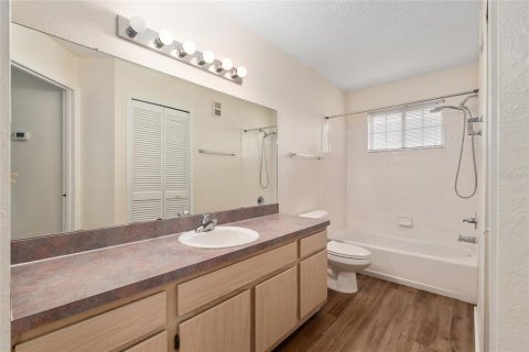 Condominio en venta en Gainesville, Florida, 1 dormitorio, 55.74 m2 № 2239684 - foto 22