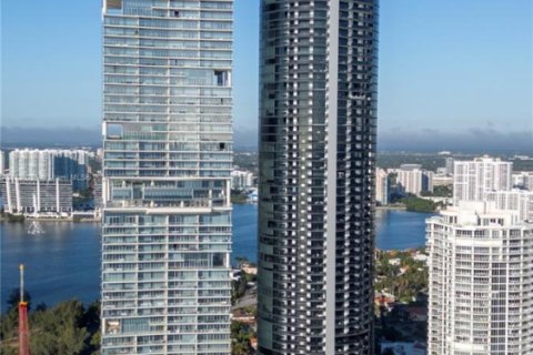 Купить кондоминиум в Санни-Айлс-Бич, Флорида 4 спальни, 330.27м2, № 2019093 - фото 18