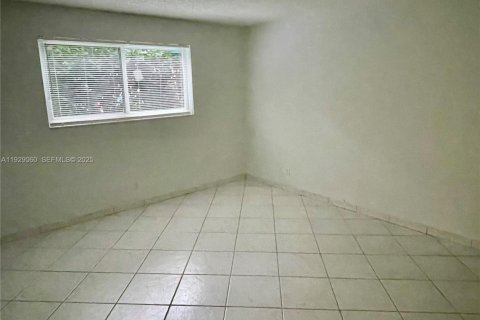 Villa ou maison à louer à Lighthouse Point, Floride: 1 chambre, 65.03 m2 № 1990276 - photo 10