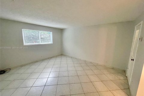 Villa ou maison à louer à Lighthouse Point, Floride: 1 chambre, 65.03 m2 № 1990276 - photo 11