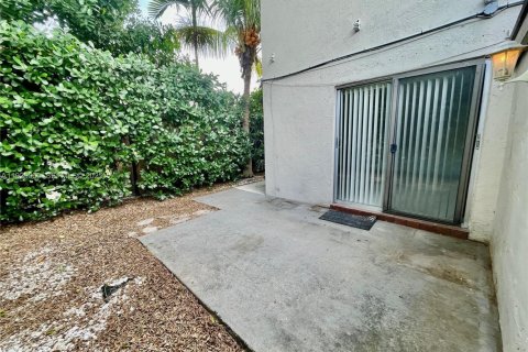 Villa ou maison à louer à Lighthouse Point, Floride: 1 chambre, 65.03 m2 № 1990276 - photo 9