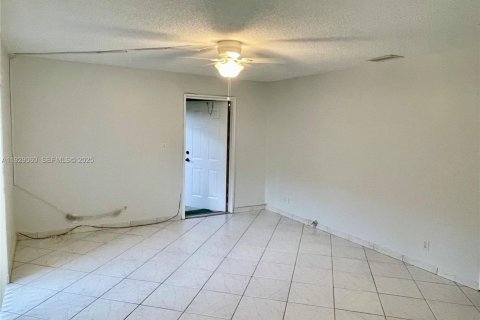 Villa ou maison à louer à Lighthouse Point, Floride: 1 chambre, 65.03 m2 № 1990276 - photo 8