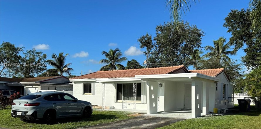 Дом в Холливуд, Флорида 3 спальни, 114.46м2 № 2045744