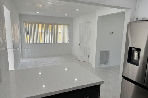 Купить виллу или дом в Холливуд, Флорида 3 спальни, 114.46м2, № 2045744 - фото 3