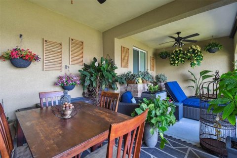 Townhouse in Saint Petersburg, Florida 3 bedrooms, 216.83 sq.m. № 1756998 - photo 24