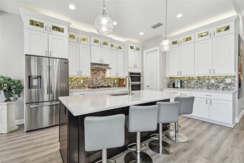 Townhouse in Saint Petersburg, Florida 3 bedrooms, 216.83 sq.m. № 1756998 - photo 9