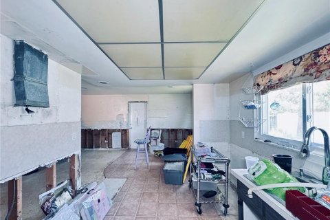 House in Saint Petersburg, Florida 3 bedrooms, 158.21 sq.m. № 1819235 - photo 12