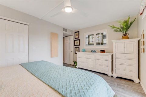 Condo in Daytona Beach, Florida, 2 bedrooms  № 1849422 - photo 12