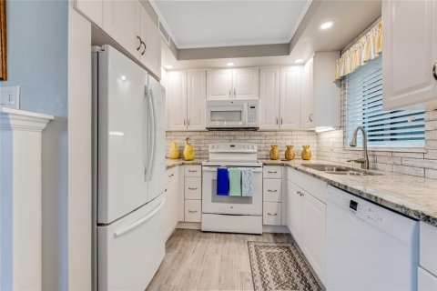 Condo in Daytona Beach, Florida, 2 bedrooms  № 1849422 - photo 8