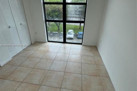 Снять в аренду кондоминиум в Майами, Флорида 2 спальни, 83.43м2, № 2025642 - фото 6