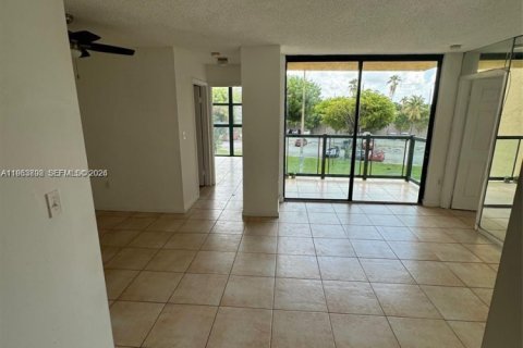 Снять в аренду кондоминиум в Майами, Флорида 2 спальни, 83.43м2, № 2025642 - фото 3