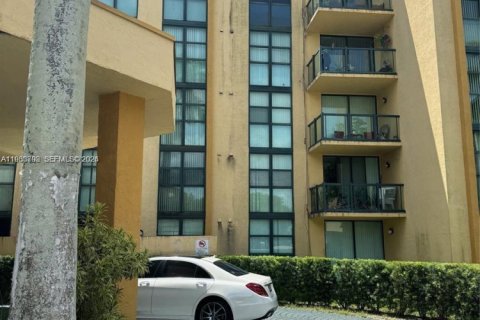 Кондоминиум с 2 спальнями в Майами, Флорида № 2025642