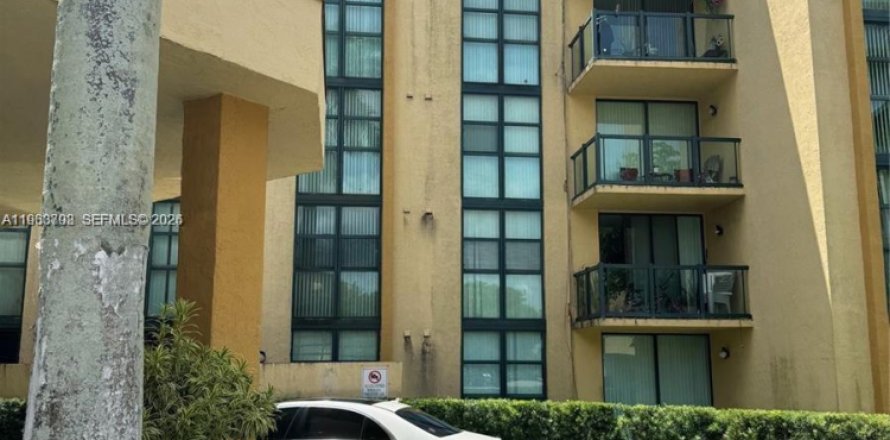 Кондоминиум с 2 спальнями в Майами, Флорида № 2025642