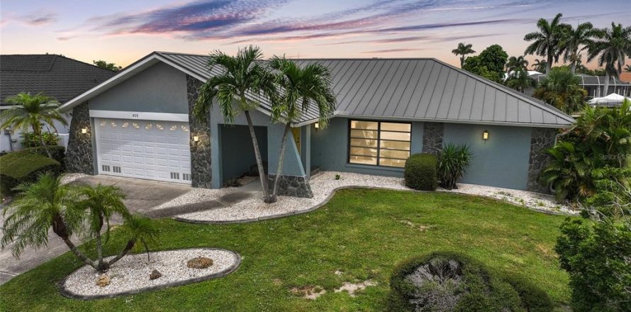 House in Punta Gorda, Florida 2 bedrooms, 144.09 sq.m. № 1899398