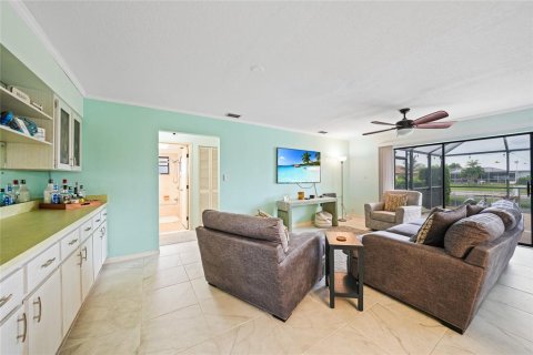 House in Punta Gorda, Florida 2 bedrooms, 144.09 sq.m. № 1899398 - photo 13
