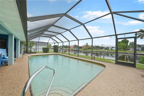House in Punta Gorda, Florida 2 bedrooms, 144.09 sq.m. № 1899398 - photo 30