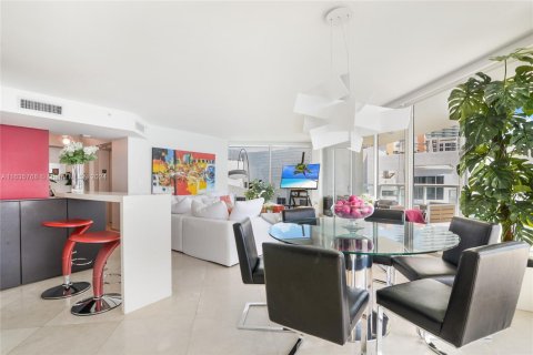 Copropriété à louer à Sunny Isles Beach, Floride: 3 chambres, 205.31 m2 № 1936511 - photo 8