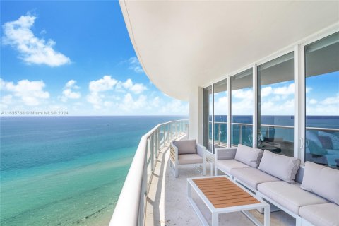 Copropriété à louer à Sunny Isles Beach, Floride: 3 chambres, 205.31 m2 № 1936511 - photo 10