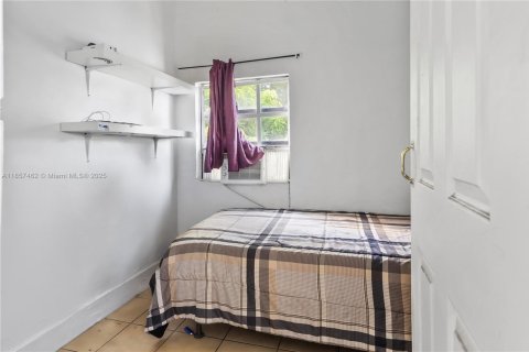 Propiedad comercial en venta en Miami, Florida, 172.43 m2 № 1960527 - foto 11