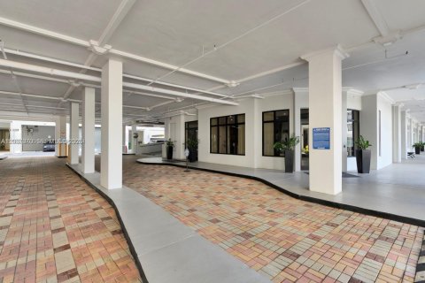 Condominio en alquiler en Coral Gables, Florida, 3 dormitorios, 106.56 m2 № 2085709 - foto 4