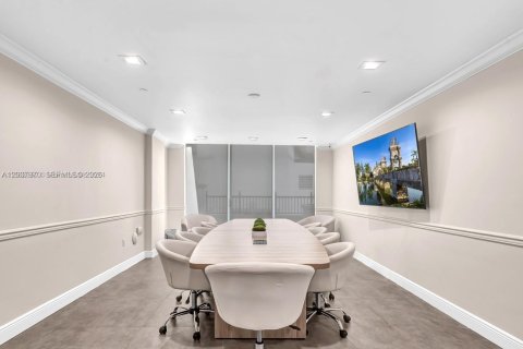 Condominio en alquiler en Coral Gables, Florida, 3 dormitorios, 106.56 m2 № 2085709 - foto 9