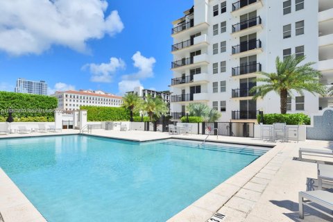 Condominio en alquiler en Coral Gables, Florida, 3 dormitorios, 106.56 m2 № 2085709 - foto 7