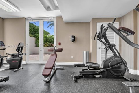 Condominio en alquiler en Coral Gables, Florida, 3 dormitorios, 106.56 m2 № 2085709 - foto 11