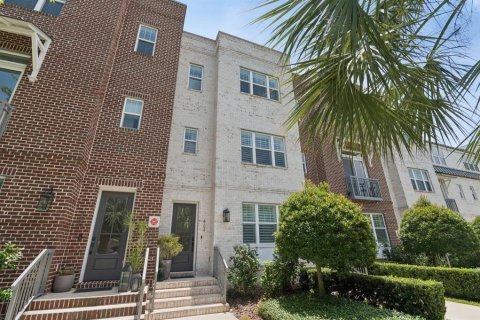 Townhouse in Winter Garden, Florida 3 bedrooms, 188.59 sq.m. № 1789655 - photo 3