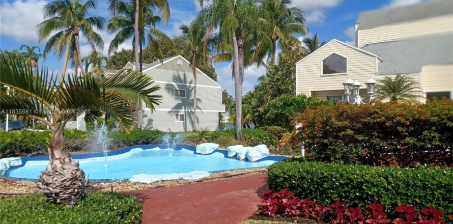 Кондоминиум с 1 спальней в Окленд-Парк, Флорида № 2045518